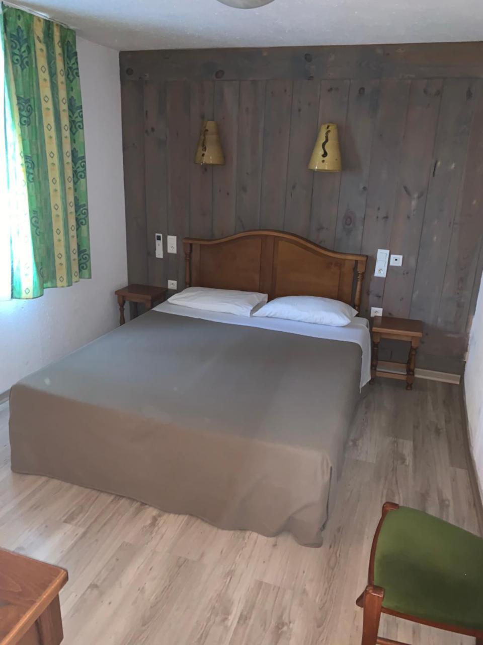 Apart'Hotel Les 4 Sources Corbes Exterior photo